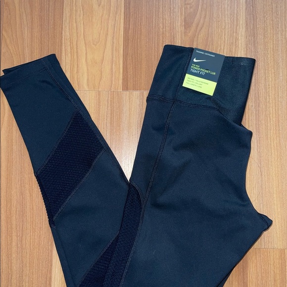 NWT Nike Luxe Pocket Tights Last Chance!  Make Offers! - Picture 13 of 14